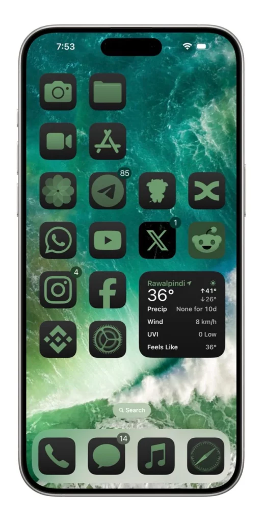 Green tinded icons on iOS 18